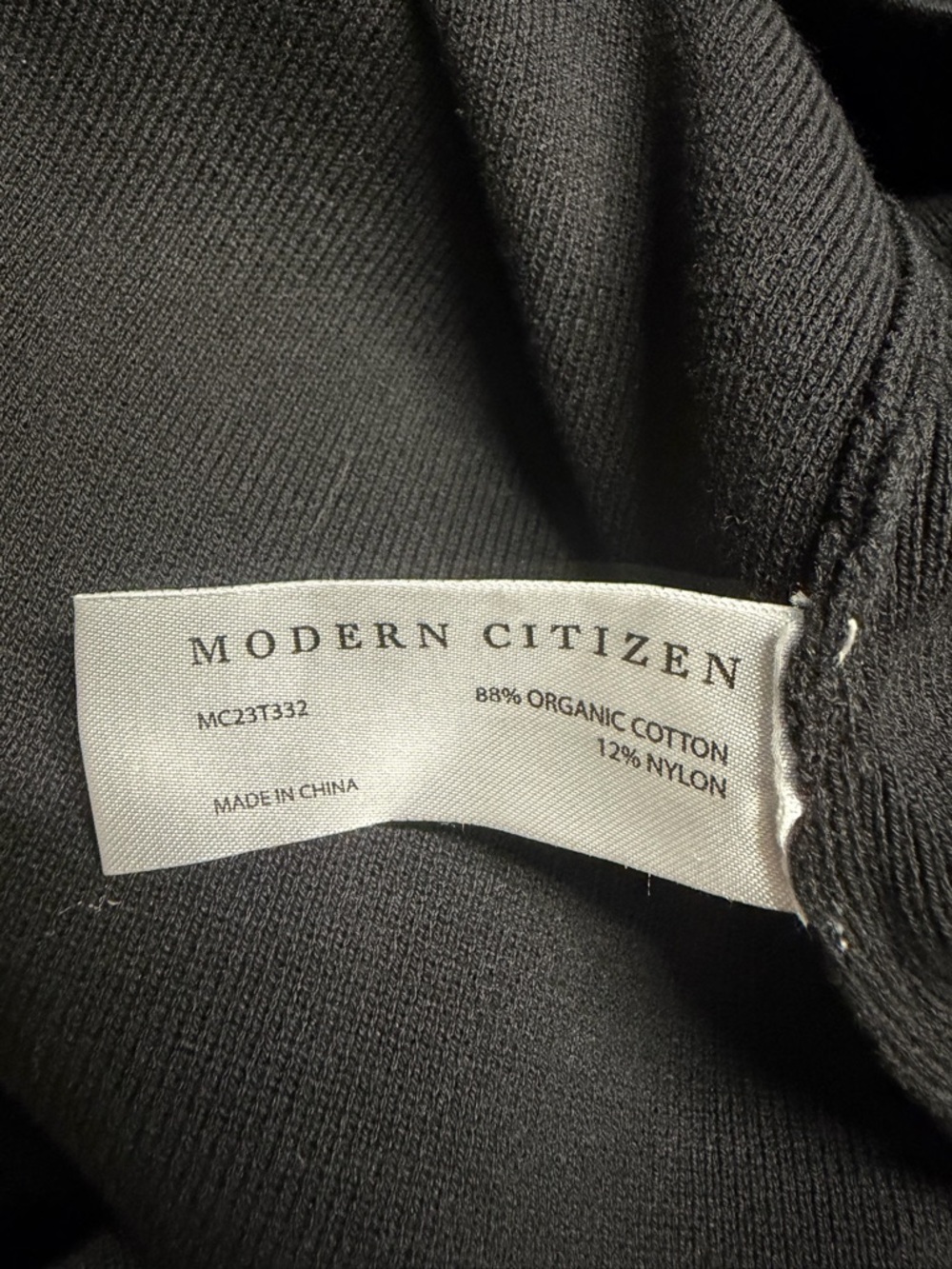 Modern Citizen Black Off-Shoulder Sleeveless Camisole - Picture 4 of 4